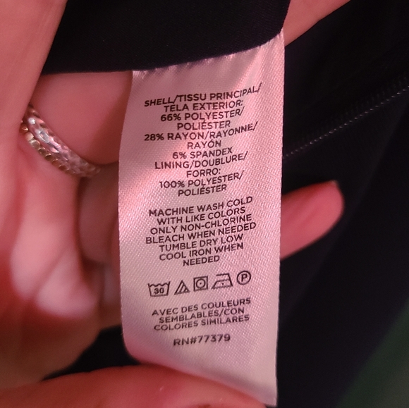 Ann Taylor Classic Navy Pencil Skirt Size 16P - Picture 7 of 8